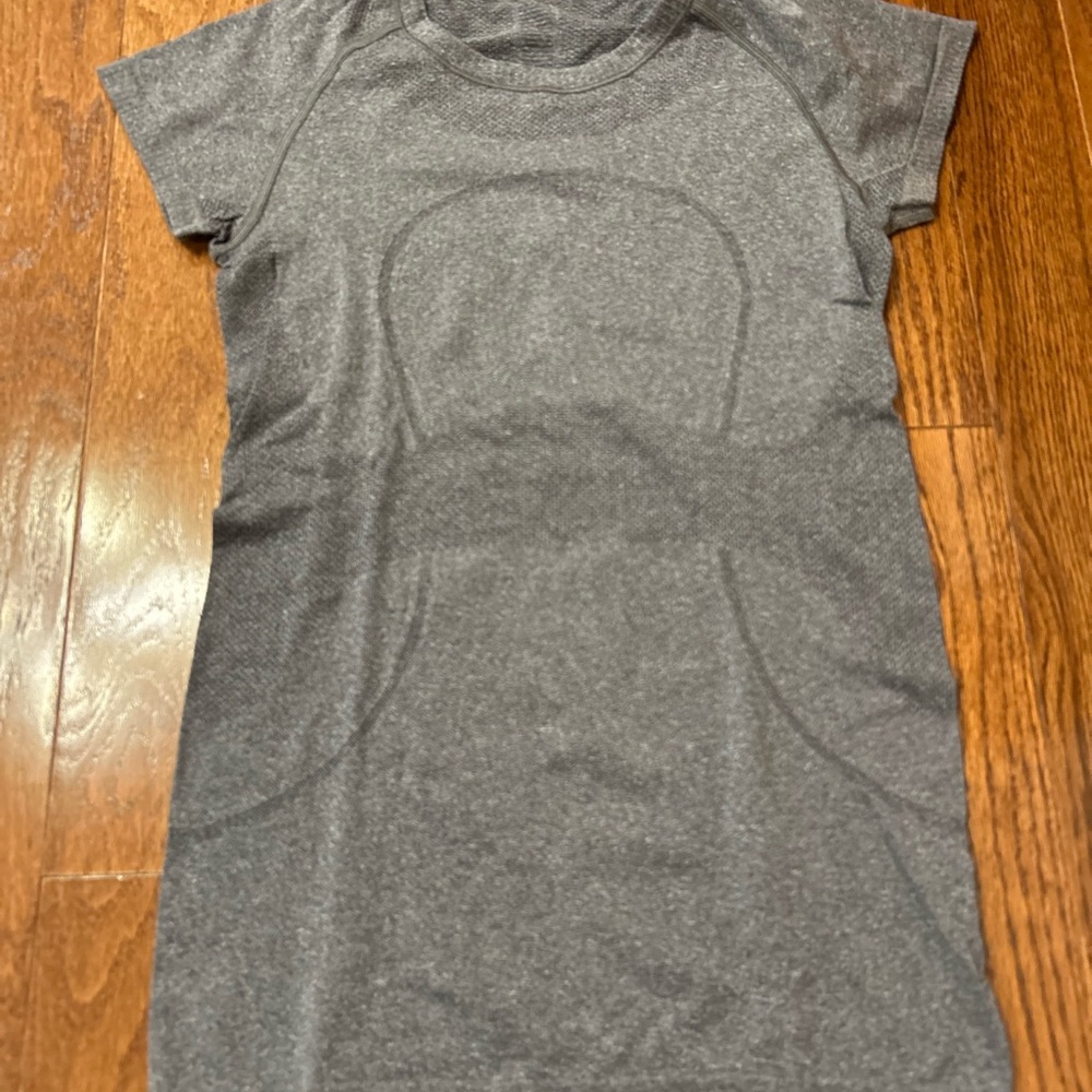 Lululemon Swiftly  Gray Short Sleeve Tee
